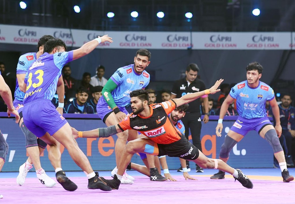 Ajit Sandeep and Sunil star as U Mumba beat Bengal Warriorz Devank reaches historic 500 PKL raid points