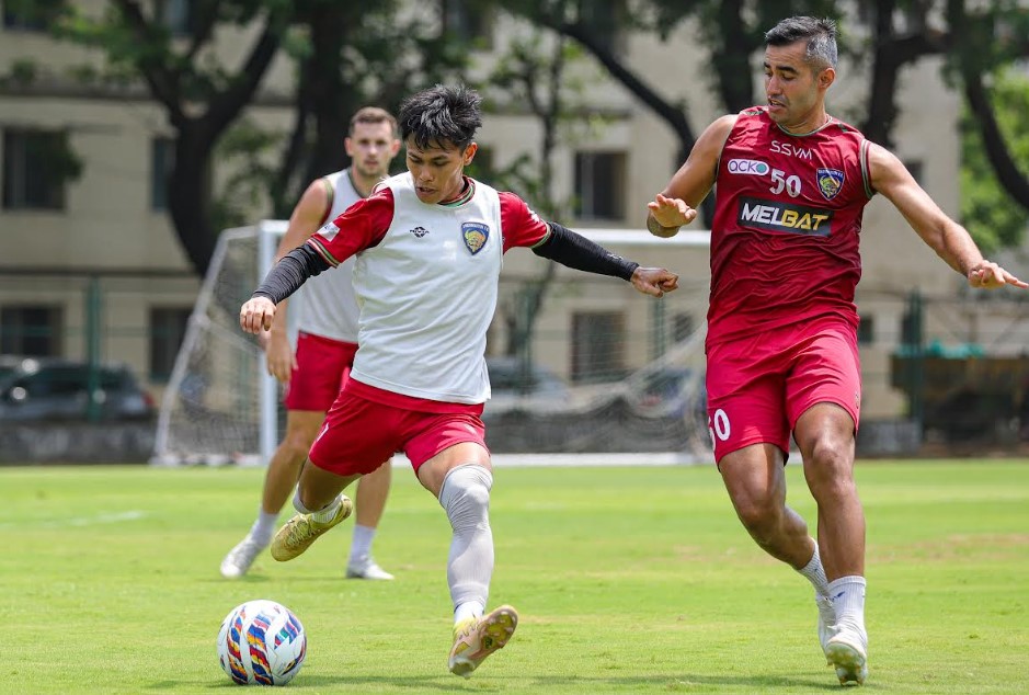 Chennaiyin FC eye semi finals berth against arch rivals FC Goa