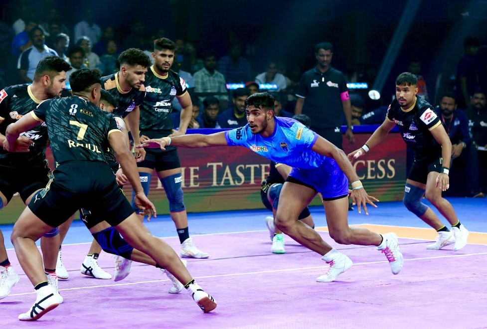 Devank Dalal in action PKL 12