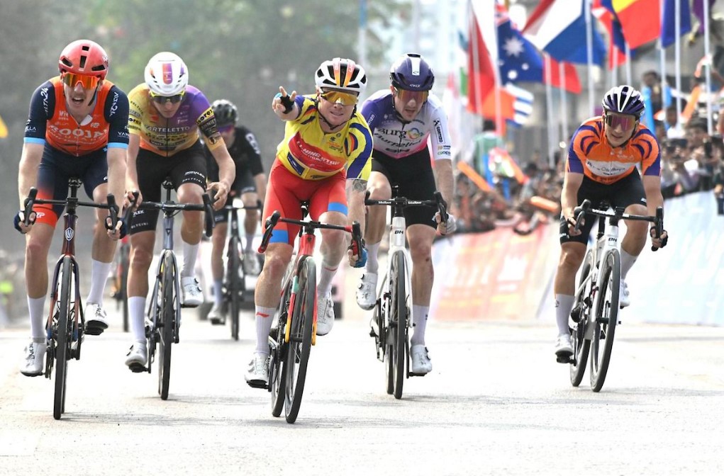 Luke Mudgway of Li Ning Star