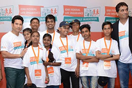 Sachin Tendulkar Face of the Event and Vighnesh Shahane CEO IDBI Federal Life Insurance along with kids from Apnalaya Foundation