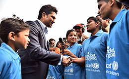 Sachin Tendulkar with Nine is Mine children spreading the Team Swachh message for making India Open Defecation free