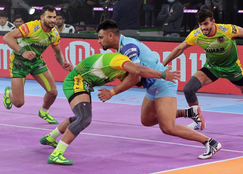 Patna Pirates beat Bengal Warriors by 16 points High 5 for Mayur Kadam on PKL10 debut 