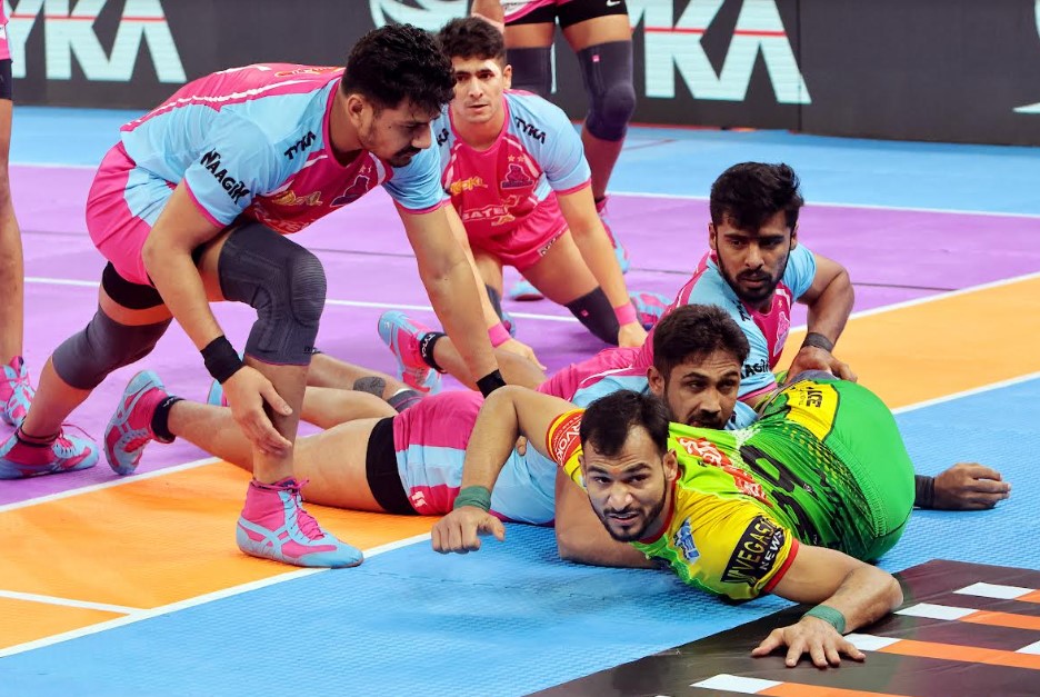 Sudhakars SUPER 10 helps Patna Pirates stage comeback win against Jaipur Pink Panthers
