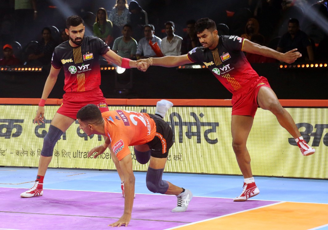 U Mumba begin home leg in style beat Bengaluru Bulls 40 35