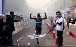 Indian-Elite-Winner-Nitender-Singh-Rawat-at-finish-line