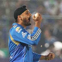 IPL: Mumbai Indians win their battle against Super Kings