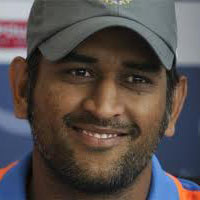 ‘Mum’ Singh Dhoni avoids IPL spot-fixing queries from media