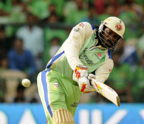 IPL-6 Bangalore versus Chennai : Chris Gayle and MS Dhoni eye to eye