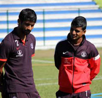 Denzil-Franco-and-Mehtab-Hossain-chat-at-the-Kanchenjunga-Stadium