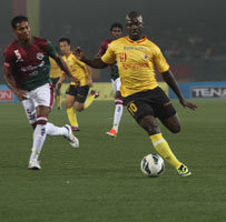 East-Bengal-forward-Edeh-Chidi-runs-past-Mohun-Bagan-defence-at-a-packed-Salt-Lake-Stadium