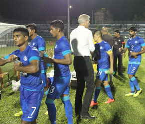 Wim-Koevermans-with-his-boys-after-the-match-against-Palestine