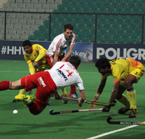 Gleghorne-Mark-of-ENG-in-action-against-IND-in-their-HHWL-Men-Final-2014