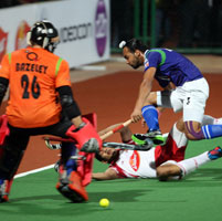 Harbir-Singh-from-UPW-in-action-against-MM