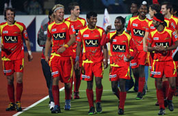 RR-team-after-winning-the-1st-semi-final-match-over-UPW
