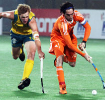 Robert-Van-Der-Horst-C-of-NED-in-action-against-AUS-in-their-HHWL-Men-Final