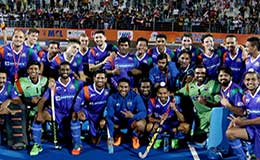 UP Wizards Team Celeberating after beating Kalinga Lancers in Hockey India League 2016