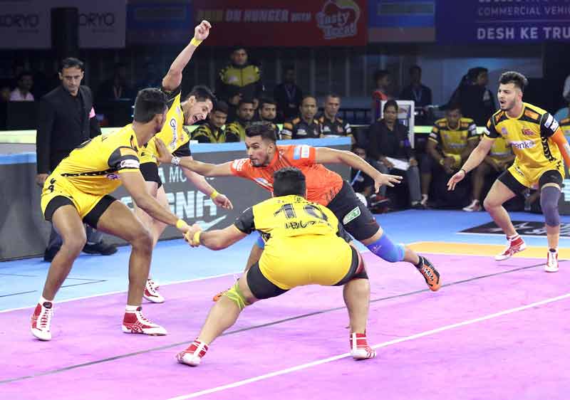 Arjun Deshwal in action against Telugu Titans