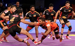 Bengaluru Bulls edge U Mumba