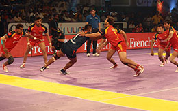 Mahendra Rajput Bengal Warriors struggles with Manjeet Chhillar Bengaluru Bulls