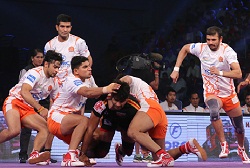 Puneri Paltan beat Bengaluru Bulls