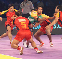 Sandeep-Narwal-guides-Patna-Pirates-to-the-semi-finals-of-STAR-Sports-Pro-Kabaddi