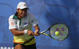 Ankita-Raina-seen-in-action-on-day-5-of-Premier-Tennis-League
