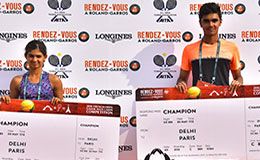 Mahak Jain and Adil Kalyanpur with the Winners Ticket in the second edition of Rendez Vous Roland Garros in partnership with Longines