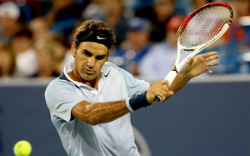 Sharapova stunned, Federer advances at Western & Southern Open