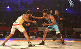 Bajrang Punia in action during his dominating 10 4 win over Mumbai Garudas Amit Dhankhar