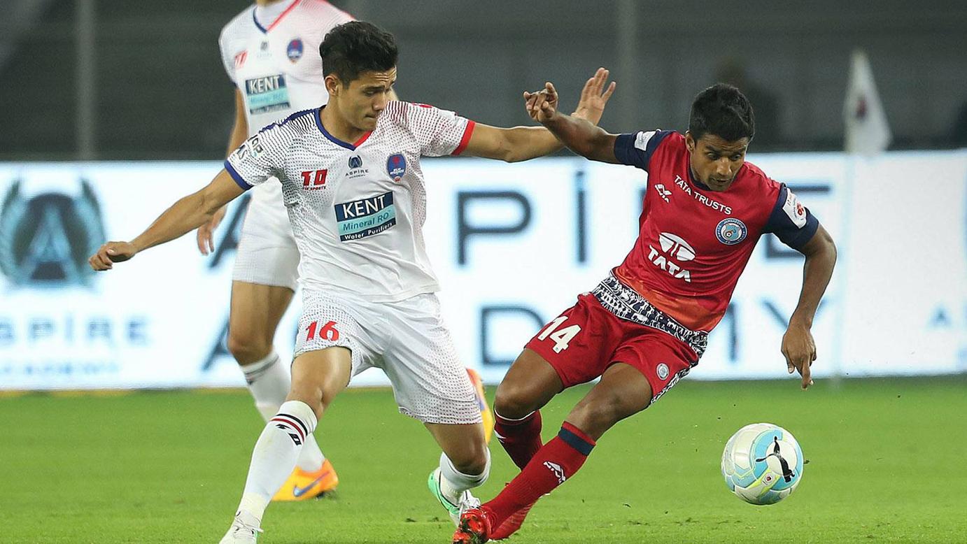 vinit rai mehtab hossain delhi dynamos fc jamshedpur fc isl season 4 20172018 1j0k6zjtt70l01iywy08ybmqlk